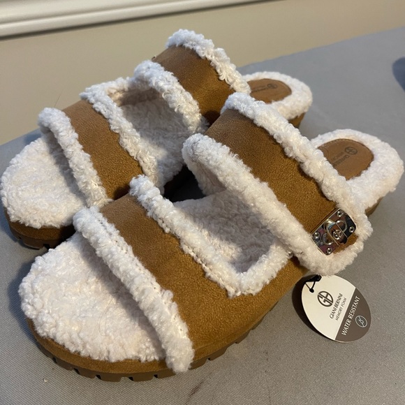 Giani Bernini Womens Cosy Open Toe Casual Slide
Sandals Memory Foam Size 10 - Picture 2 of 13